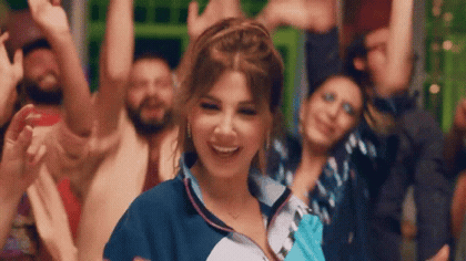 صورة متحركة عربية GIF: نانسي عجرم صفقة رقص حفلة — نانسي عجرم، صفقة، رقص — للمشاركة على واتساب