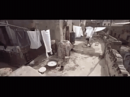 صورة متحركة عربية GIF: نانسي عجرم Doing Laundry Hand Washing Nancy Ajram — نانسي عجرم، Doing Laundry، Hand Washing — للمشاركة على واتساب